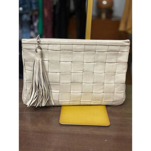 Vintage Koret Beige Woven Clutch Medium